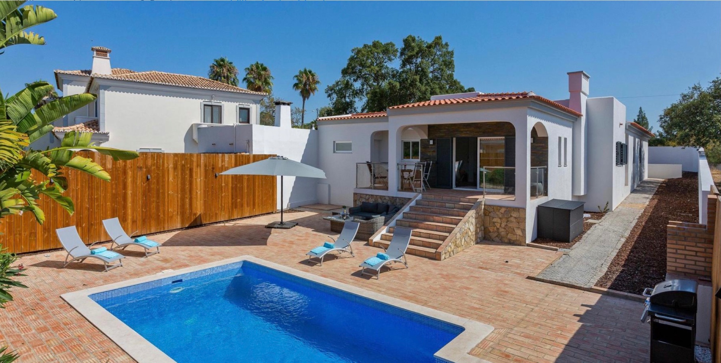 Villa Verde private pool and terrace surrounded by Algarve countryside